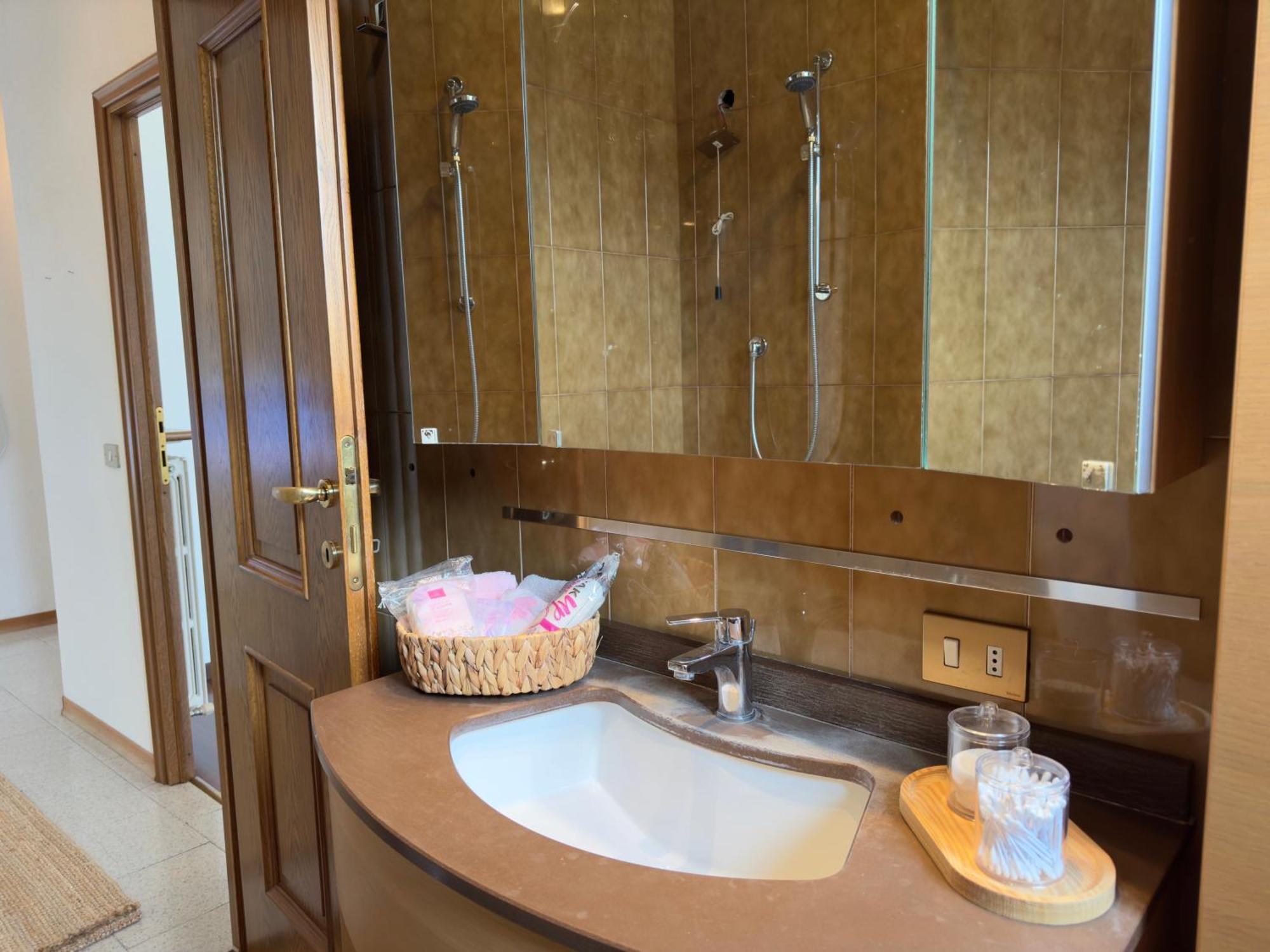 Tavernola Apartment Como